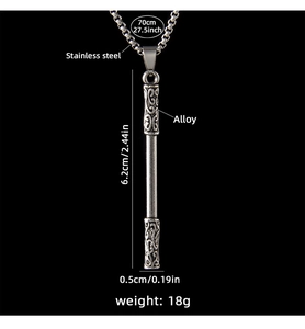 Détails des dimensions et matériaux du collier avec pendentif bâton en acier inoxydable