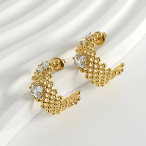 Boucles d'oreilles vintage plaquées or 18k avec texture perlée et zircons carrés