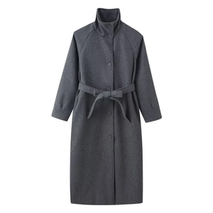 Cappotto lungo in lana grigio scuro da donna con collo a lupetto e cintura regolabile