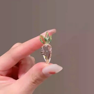 Exquisite Alloy Pink Rhinestone Carrot Brooch Pin For Women Fashion Gold Tone Fruit Jewelry Shirt Collar Accessory