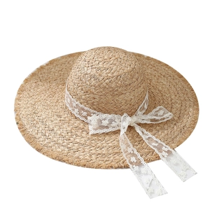 Lace-Schleife Raffia-Sonnenhut mit breiter Krempe für Sommer-Strandurlaub Schutz