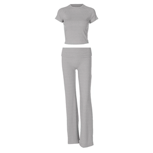 Completo 2 pezzi donna autunnale con crop top grigio e pantaloni larghi a vita alta