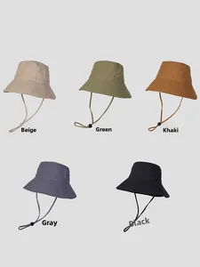 Auswahl an Schlub-Baumwolle Fischerhüten in Beige, Grün, Senfgelb, Grau und Schwarz Tönen