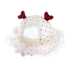 Chapeau de soleil d'été en dentelle pour bébé avec motifs cœurs rouges et nœud