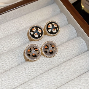 Vintage leopard print round stud earrings with pearl trim and gold plating for women