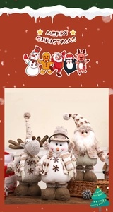 Detailansicht der Strickwaren und Nähte an Weihnachts-Wichtel-Plüschfiguren als Dekoration