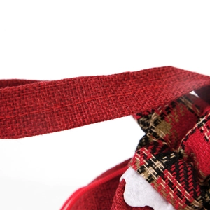 Sac cadeau de Noël en jute avec poignée rouge tressée et détail en tissu écossais