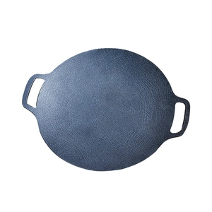 Non-stick round cast iron griddle plate with dual handles for camping and home BBQ use