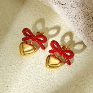Fashionable 18K gold stainless steel heart bow earrings with red enamel finish