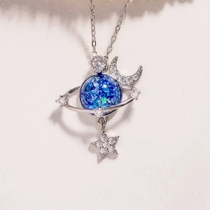 Collar de plata S925 con colgante de planeta azul y dijes de luna y estrella