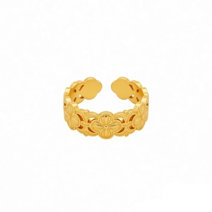 Bague ouverte vintage plaqué or avec motif trèfle ajouré et anneau réglable à la main