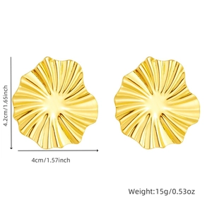 Detailed view of gold plated wavy petal earrings with dimensions 4.2cm and 15g weight