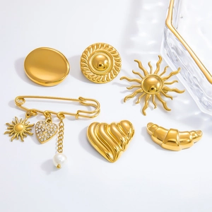 Set of 6 high-end golden stainless steel brooches with pearls and crystal accents