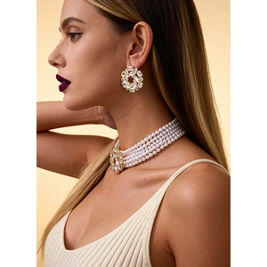 Elegant four-layer pearl choker set with vintage crystal floral pendant and stud earrings