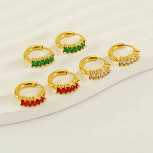 Créoles vintage plaquées or 18 carats avec zircons multicolores de taille baguette