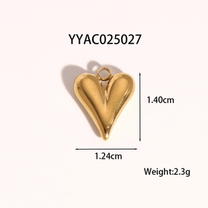 Golden heart pendant size details measuring 1.40cm height and 1.24cm width