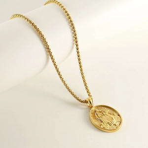 Goldene 3D-Relief-Halskette mit ovalem Maria-Anhänger und robuster Box-Kette