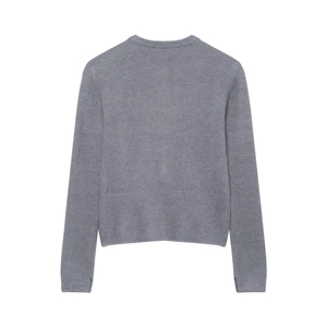 Vista posteriore del maglione grigio a girocollo con polsini a costine di qualità