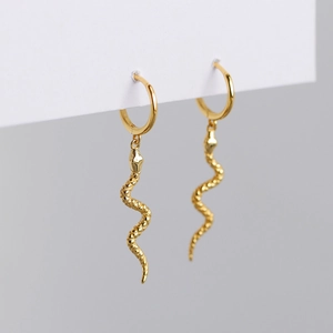 Chic S925 sterling silver snake pendant hoop earrings with detailed golden scale texture