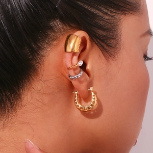 18K gold plated stainless steel hollow heart U-shaped hoop earrings for a trendy layered look