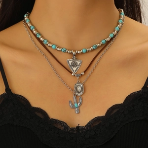 Set di collane multistrato bohémien con perle turchesi e ciondoli a forma di cactus