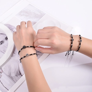 Bracelets en corde tressée avec pendentifs de projection Je t'aime en 100 langues