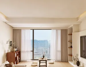 Dettaglio di un tappeto di lusso in stile wabi-sabi in un soggiorno dal design caldo