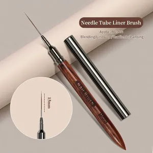 Dettaglio pennello liner per nail art ultra-sottile 15mm con manico in sandalo