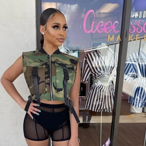 Women Utility Vest Tactical Crop Top Techwear Sleeveless Multi Pockets Buckle Straps Streetwear Punk Zipper Jacket