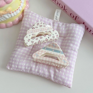 Floral and checkered acrylic hair claw clips set in sweet cream pink girl style