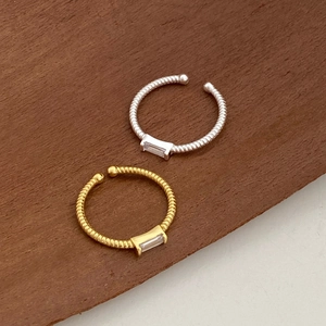 Minimalist S925 silver open ring with twisted band and square cubic zirconia stone
