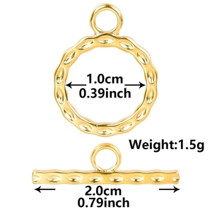 Detail of 18k gold plated hammered OT toggle clasp set with size and weight specs