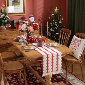 Christmas Table Runner Cotton Geometric Diamond Pattern With Tassels Holiday Dining Room Decor Red Green White American