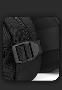 Détail macro du tissu Oxford avec fermeture éclair robuste et boucle renforcée