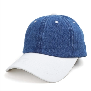 Casquette de baseball en jean bleu et toile blanche au design classique à 6 pans