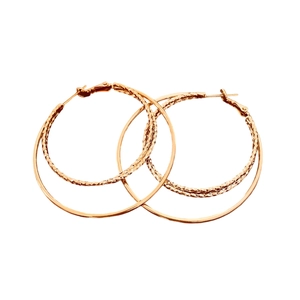 Boucles d'oreilles créoles croisées plaquées or rose 18 carats avec motif losange
