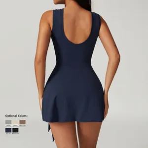 Robe de sport ajustée bleu marine pour tennis avec dos nu et design à lanières