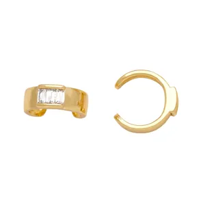 Gold C-shaped ear cuff with baguette-cut zircons for non-pierced ears in a sleek design