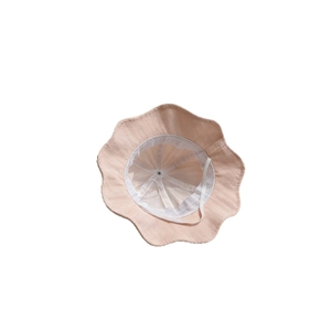 Chapeau de soleil rose pour bébé avec bord volanté et lanière coupe-vent ajustable