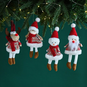 Set di 4 decorazioni natalizie in peluche con Babbo Natale, pupazzo di neve e renna