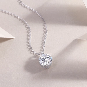 Minimalist s925 sterling silver moissanite necklace with round cut solitaire pendant