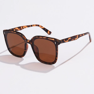 Vintage tortoiseshell polarized oversized sunglasses with brown lenses for men and women