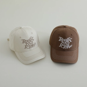 Casquettes de baseball en coton pour enfants beige et marron avec broderie et surpiqûres