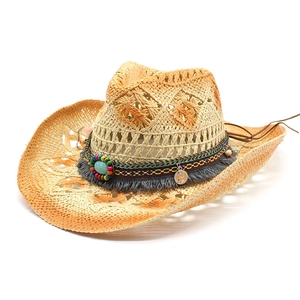 Chapeau de cowboy en paille tissé à la main avec perles colorées et détail turquoise