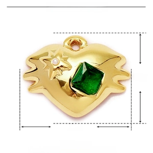 Detailed parameter view of a 17mm emerald green heart pendant with dimensions and weight