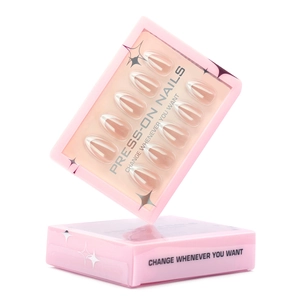 Klassische weiße French Tip Almond Press-on Nägel in eleganter Verpackung