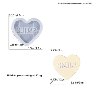 Vista dettagliata dello stampo in silicone a cuore con scritta Smile e dimensioni