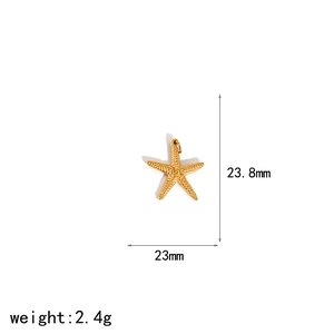 Detailed view of a golden starfish pendant measuring 23.8mm by 23mm weighing 2.4g