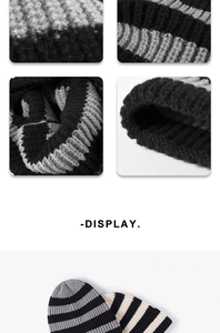 Détails de la texture en maille fine et des rayures de ces bonnets d'hiver chauds