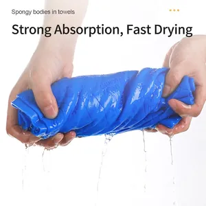 Serviette bleue absorbante en chamois pour animaux avec effet d'essorage haute capacité